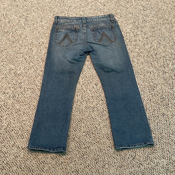 Delia’s Bailey Ladies/Teens Denim Capris - Picture 5 of 10